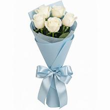Букет 5 Белых роз Проуд в Фруктовом