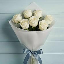 Букет 7 Белых роз Эдлесс Лав в Фруктовом