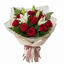 Букет цветов из:  Лилии и Розы #REPLACE_PRED# Фруктовом