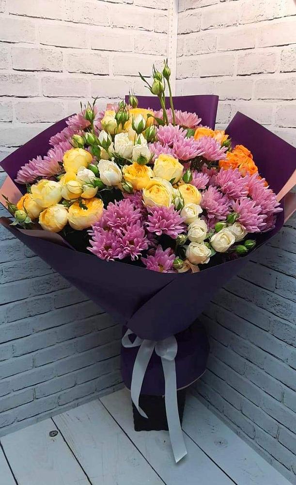 Букет цветов из: Хризантемы и Розы в Фруктовом
