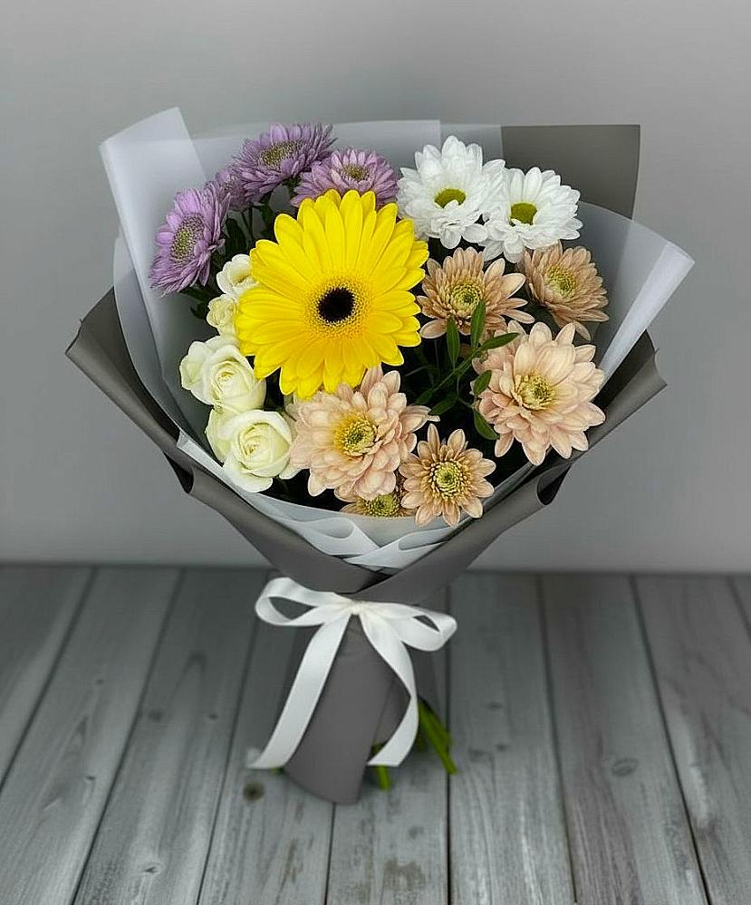 Букет цветов из: Розы, Герберы и Хризантемы в Фруктовом