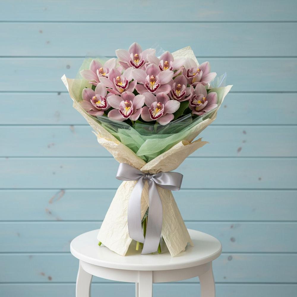 Букет цветов из: Орхидеи и Розы в Фруктовом