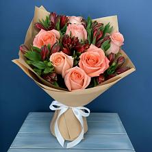 Букет цветов из:  Розы и Альстромерии в Фруктовом