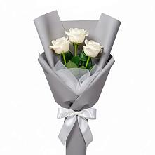 Букет 3 белые розы в Фруктовом