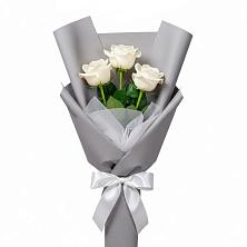 Букет 3 белые розы в Фруктовом