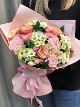 Букет нежные объятья в Фруктовом Букет цветов из: Гвоздики, Розы и Хризантемы в Фруктовом