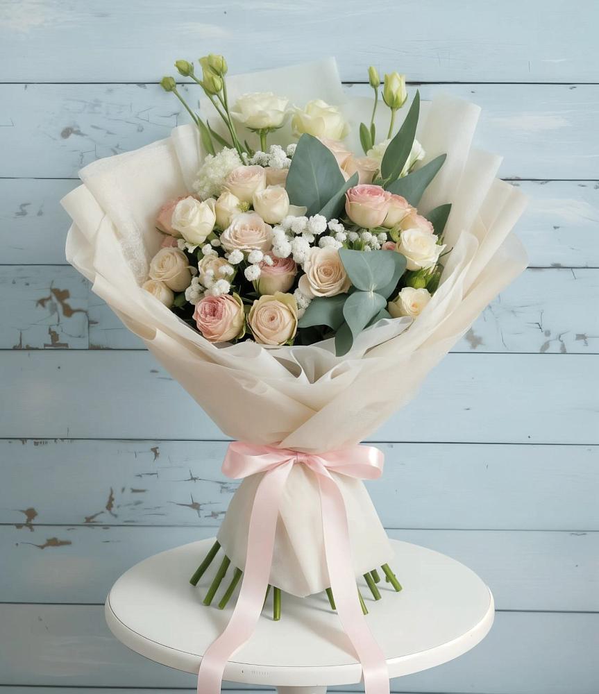 Букет цветов из: Розы и Лизиантусы в Фруктовом