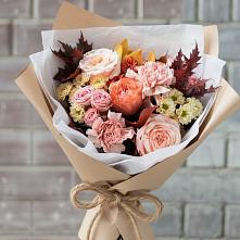 Букет цветов из:  Гвоздики, Хризантемы и Розы в Фруктовом