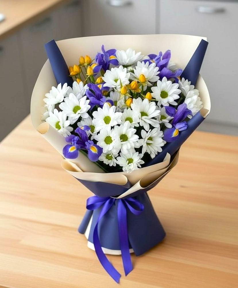 Букет цветов из: Розы, Ирисы и Хризантемы в Фруктовом
