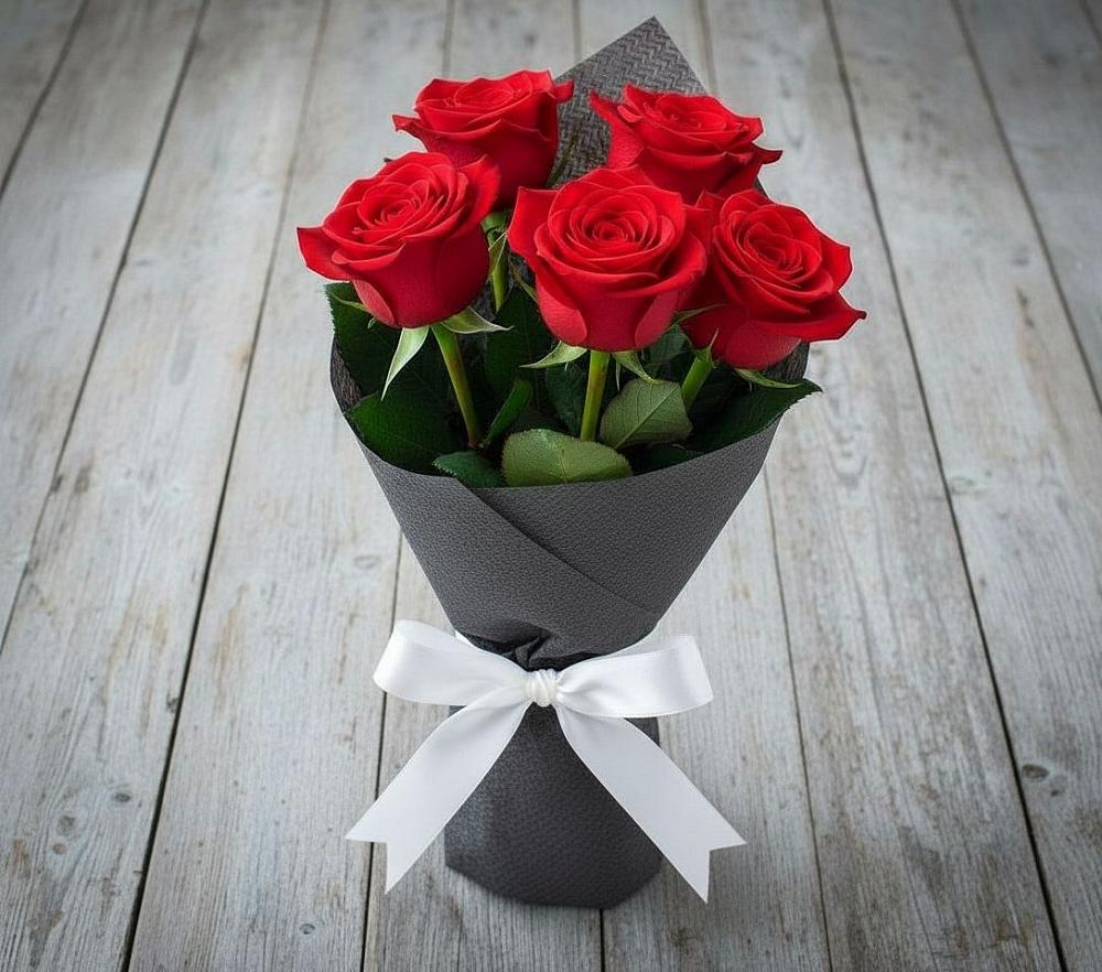 Букет 5 Красных роз Эдлесс Лав в Фруктовом