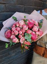 Букет розы в пальмах в Фруктовом Букет цветов из: Розы в Фруктовом