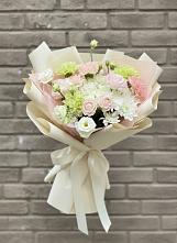 Букет цветов из:  Гвоздики, Розы, Лизиантусы и Хризантемы в Фруктовом
