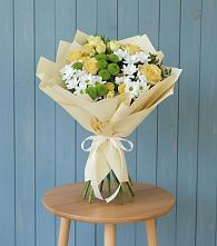 Букет цветов из:  Хризантемы и Розы в Фруктовом