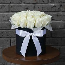 Цветочная композиция из Розы в шляпной коробке в Фруктовом