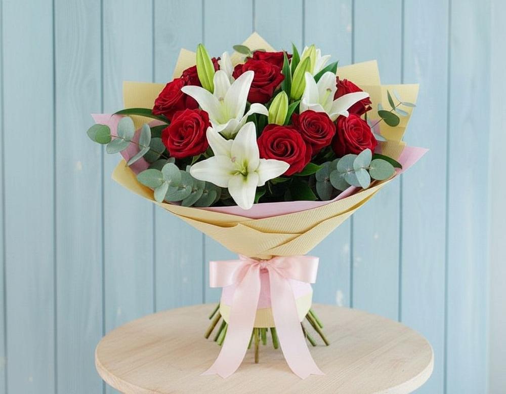 Букет цветов из: Лилии и Розы в Фруктовом